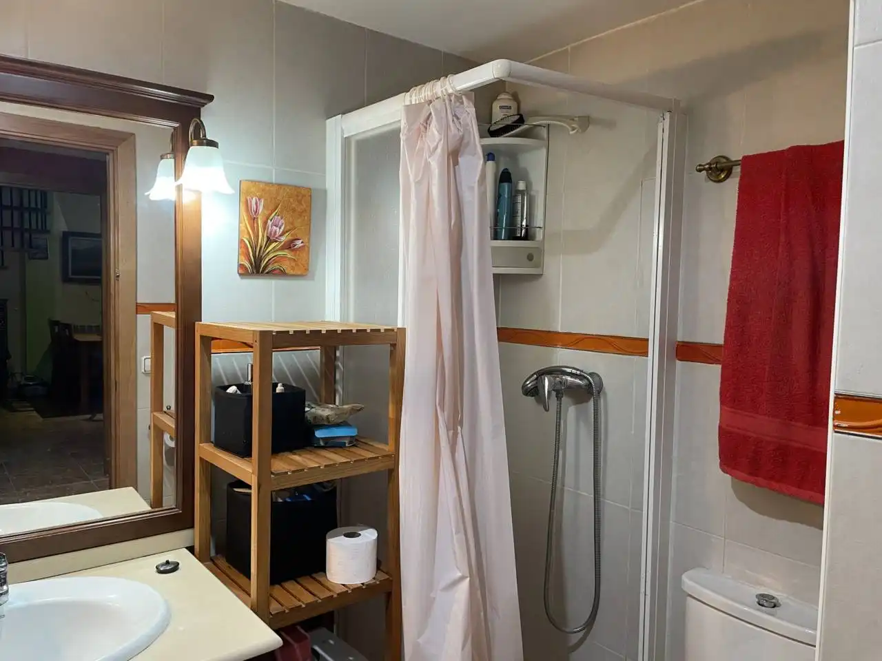 Baño de Piso en venta en Olot con Calefacción, Terraza y Balcón