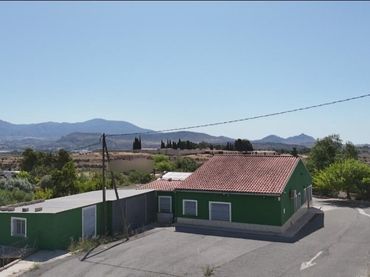 House with garden for sale in Monóvar  / Monòver