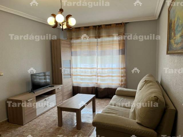 Piso en Alquiler en Salesas