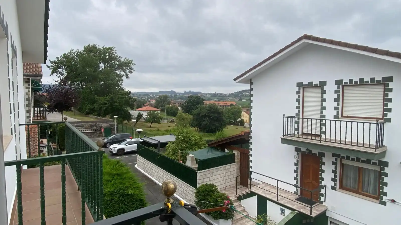 Vista exterior de Casa adosada en venda en Meruelo amb Moblat