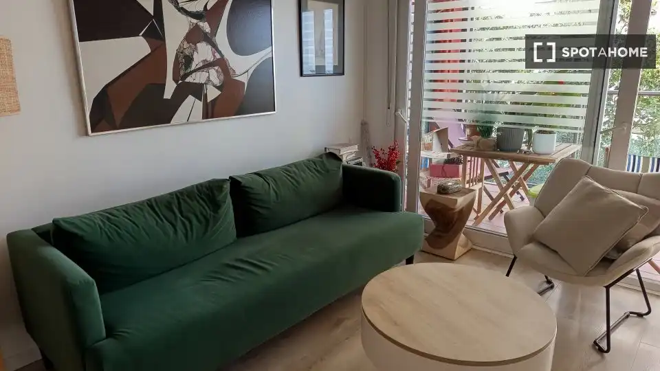 Sala d'estar de Pis de lloguer en Sant Pol de Mar amb Aire condicionat, Calefacció i Moblat