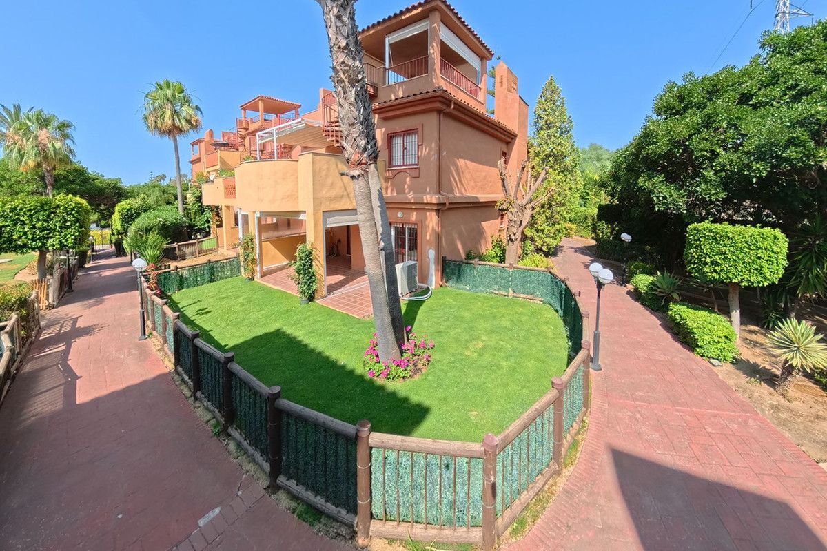 Jardí de Planta baixa en venda en Marbella amb Aire condicionat, Jardí privat i Terrassa