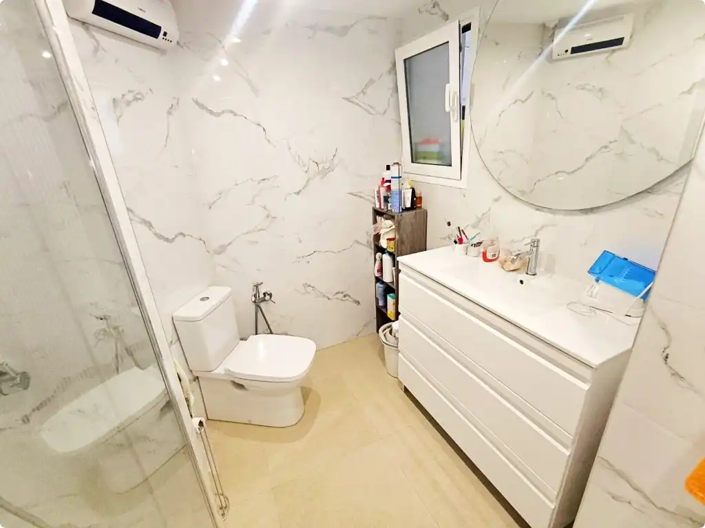 Baño de Piso en venta en Oliva con Aire acondicionado y Balcón