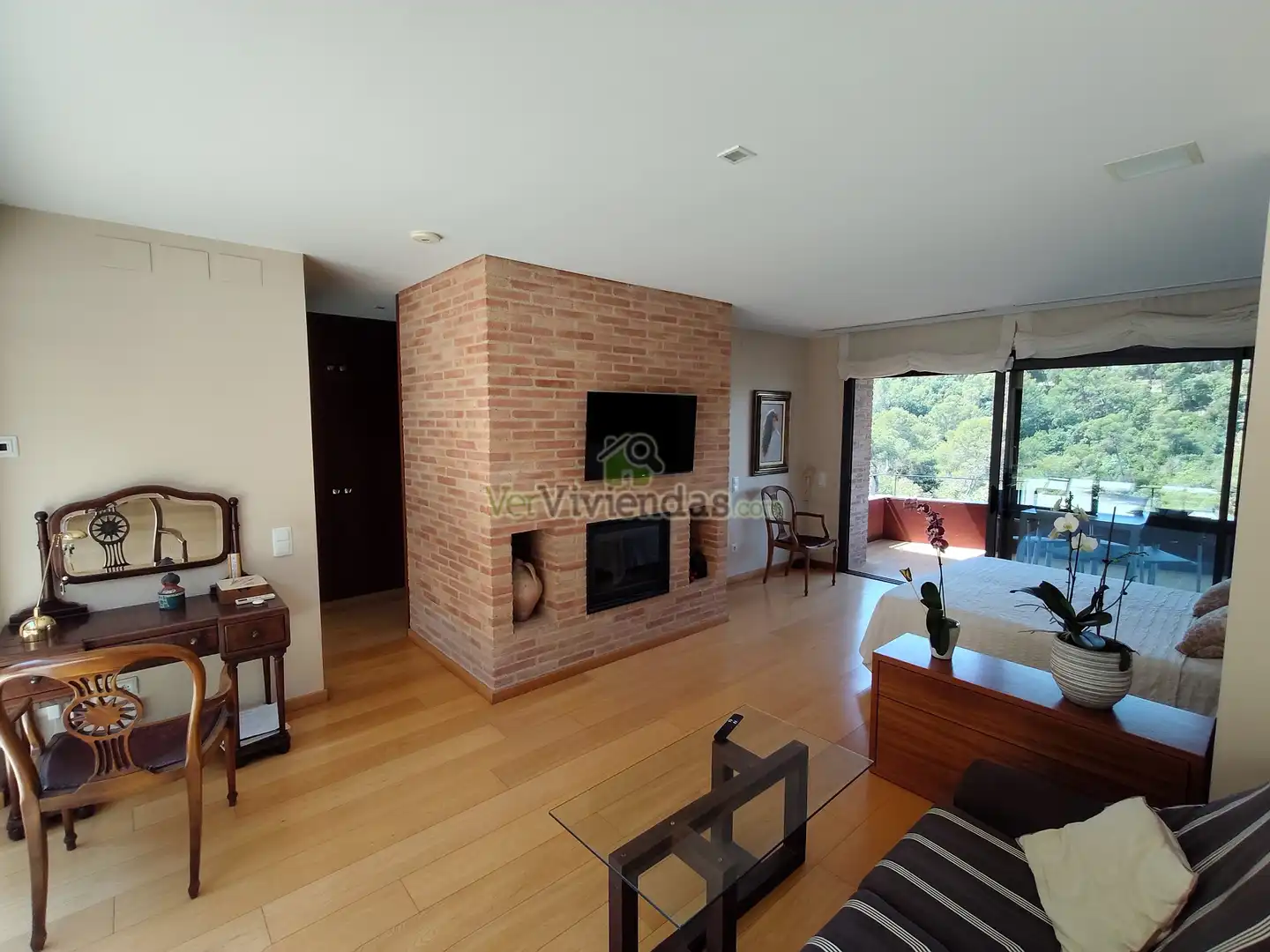 Sala d'estar de Casa o xalet en venda en Sant Cugat del Vallès amb Aire condicionat, Calefacció i Jardí privat