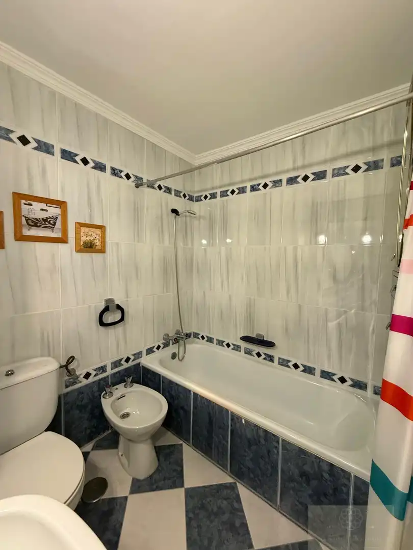Bathroom of Flat for sale in El Puerto de Santa María  with Terrace and Community pool