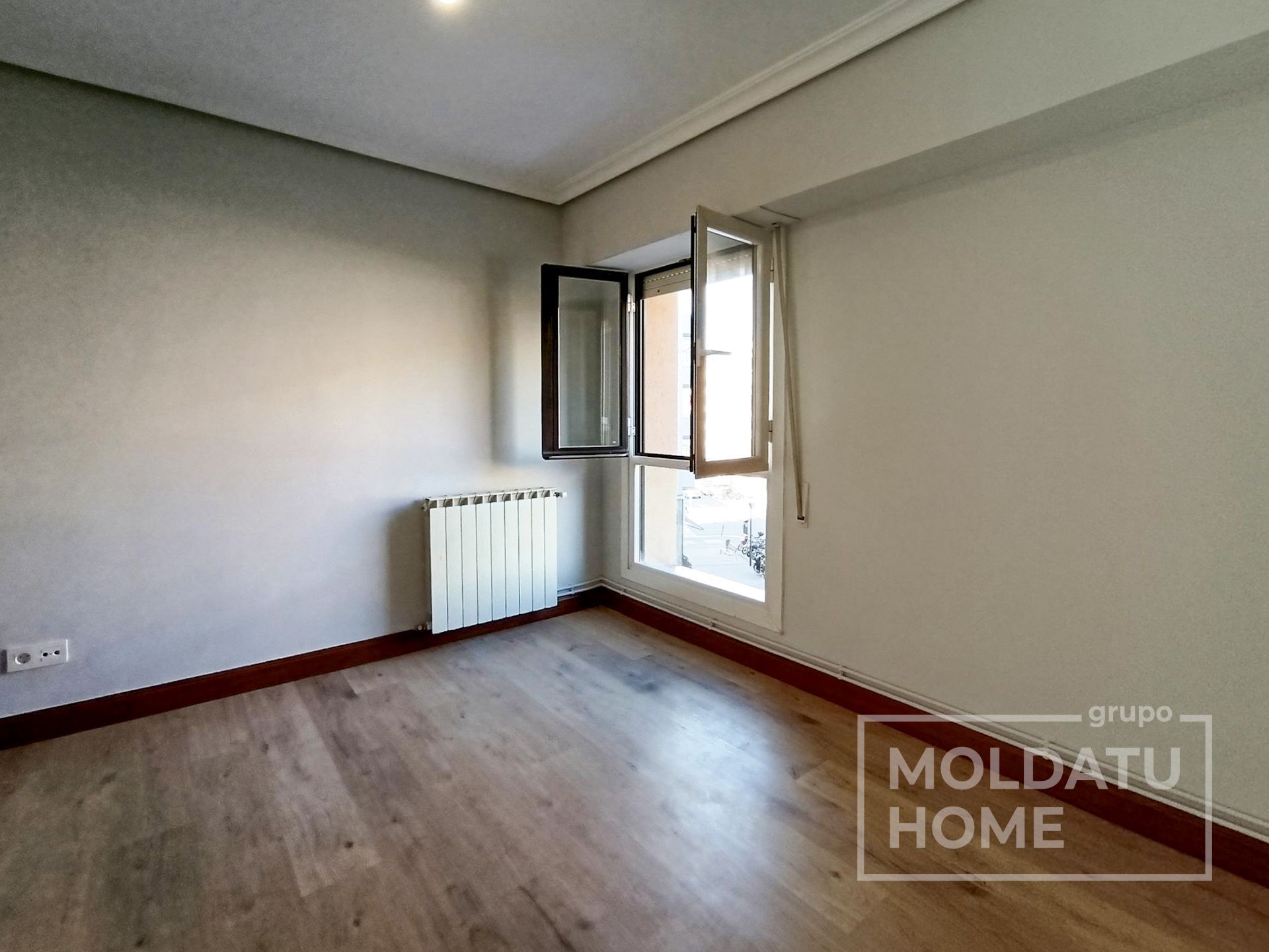 Schlafzimmer von Wohnung zum Verkauf in Irun  mit Heizung, Terrasse und Abstellraum