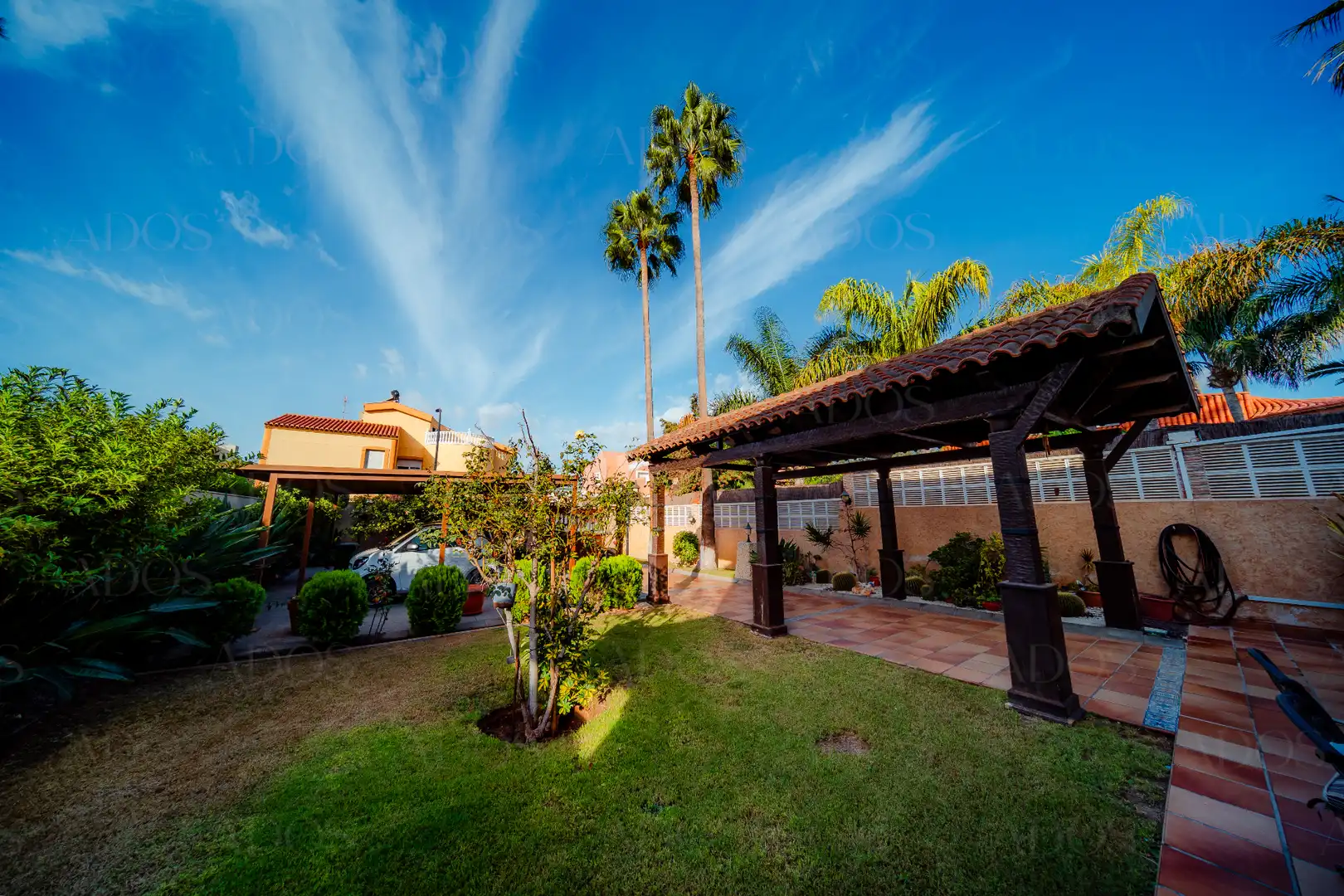 Houses for sale in Calle Fernando Casinello, Aguadulce Sur