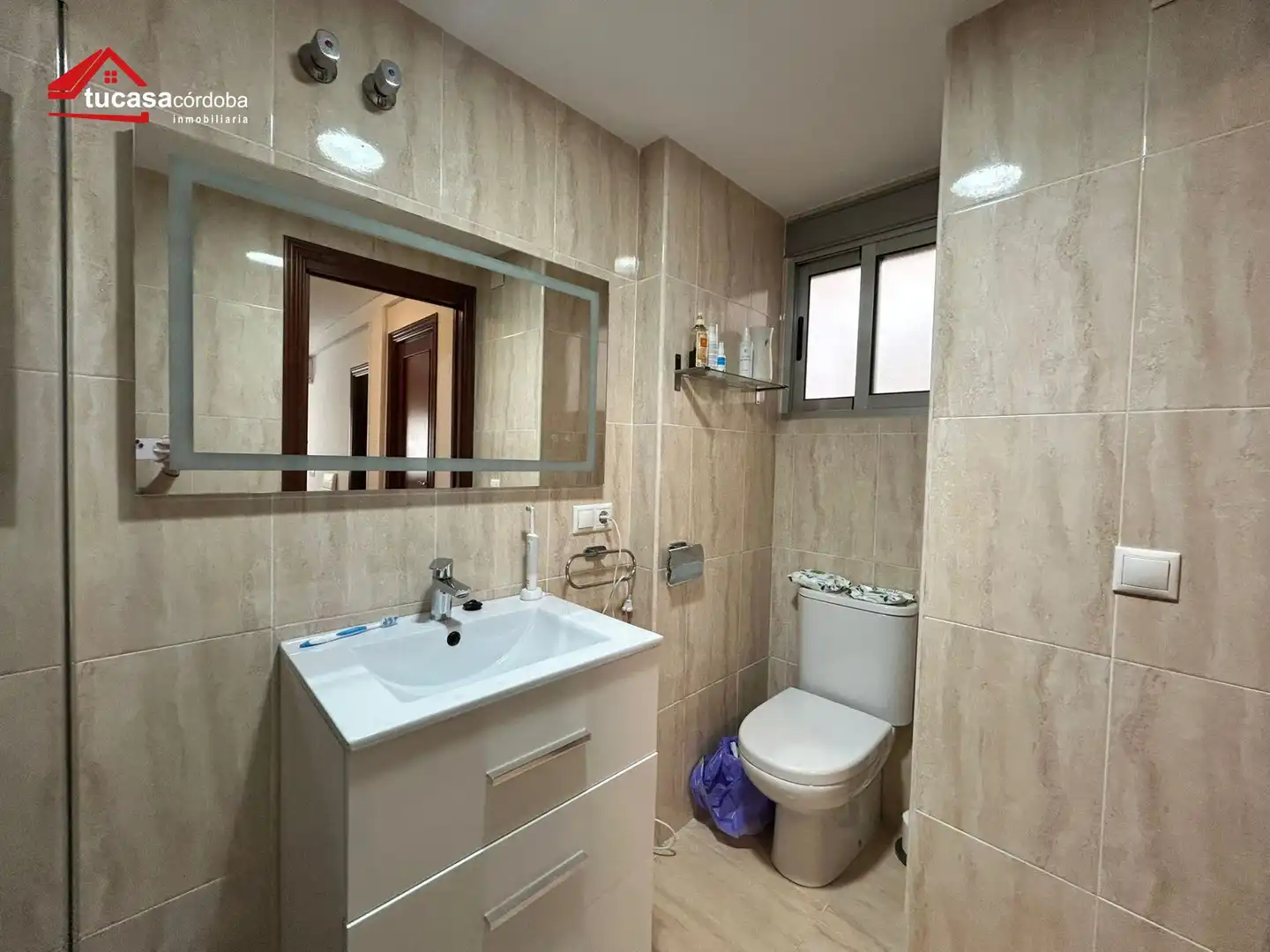 Bathroom of Flat for sale in Córdoba  with Air Conditioner