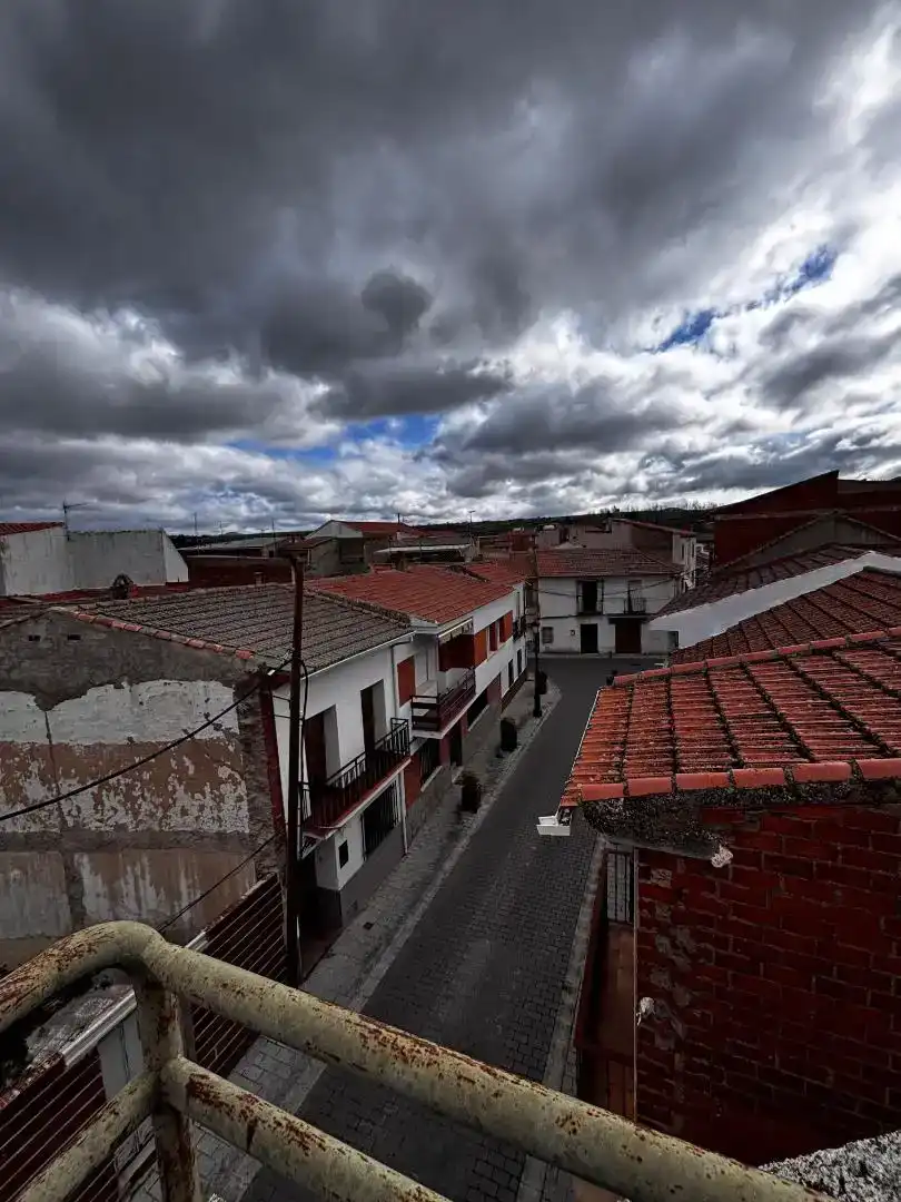 Vista exterior de Casa o xalet en venda en Piedrabuena amb Aire condicionat i Balcó