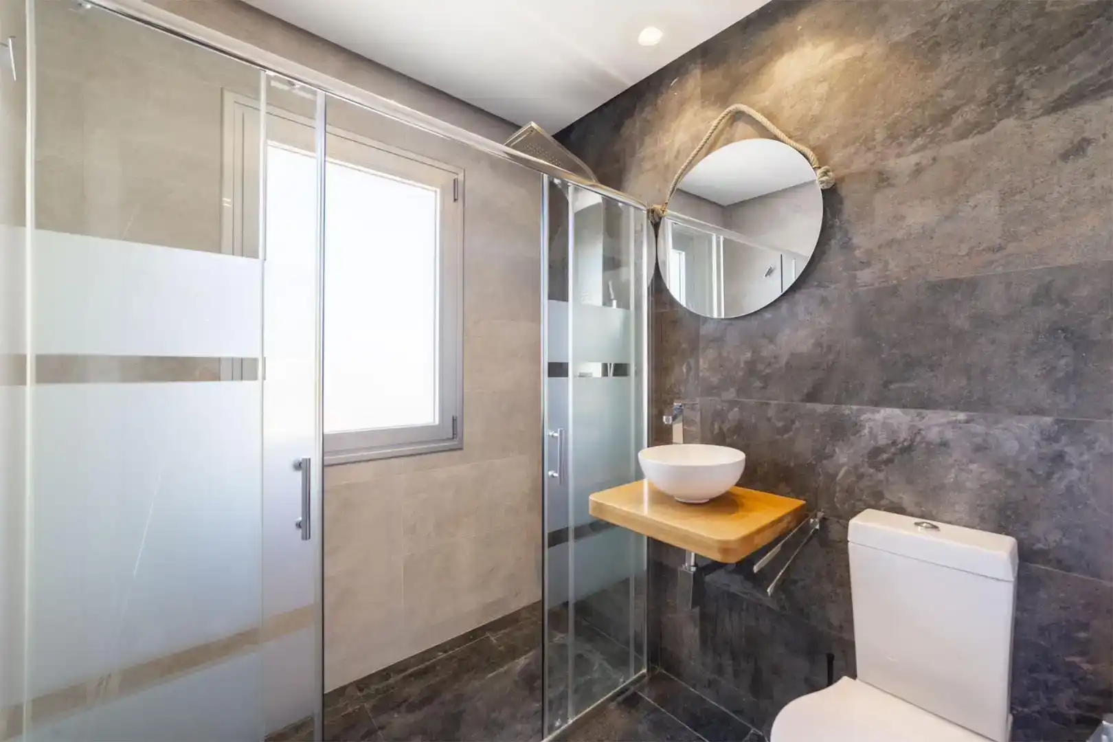 Badezimmer von Wohnung zur Miete in Centro