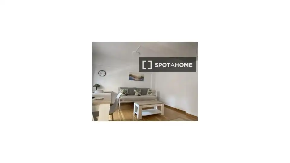Room in Los Castros