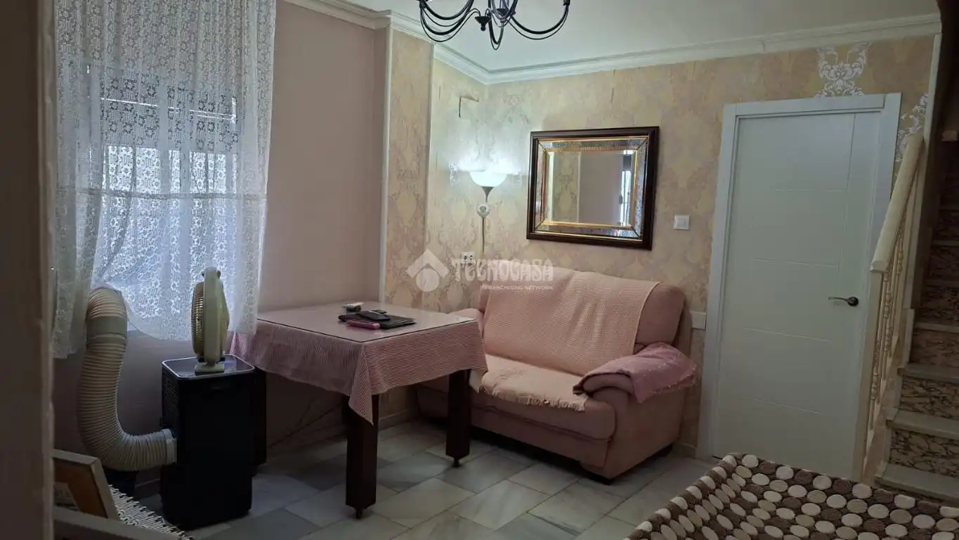 Sala de estar de Casa o chalet en venta en Sevilla con Aire acondicionado, Terraza y Balcón
