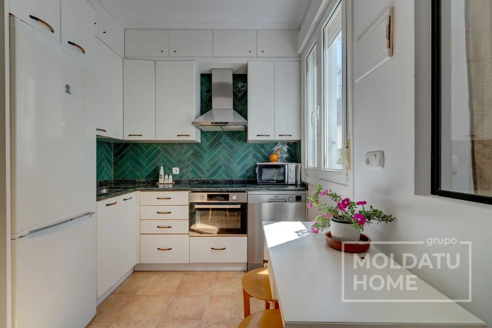 Kitchen of Flat for sale in Donostia - San Sebastián   with Air Conditioner and Heating