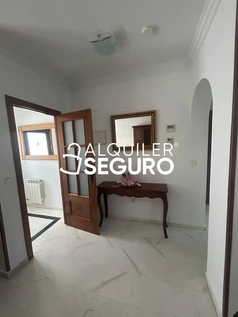 Wohnung zur Miete in La Zubia mit Klimaanlage, Heizung und Terrasse