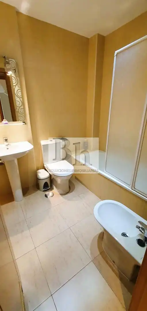 Baño de Casa adosada en venta en Alhaurín de la Torre con Aire acondicionado, Calefacción y Jardín privado