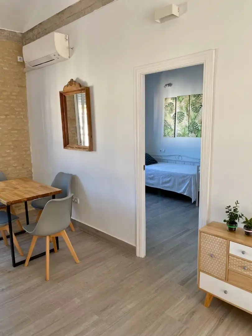 Schlafzimmer von Wohnung zur Miete in Sevilla mit Klimaanlage, Heizung und Parkett
