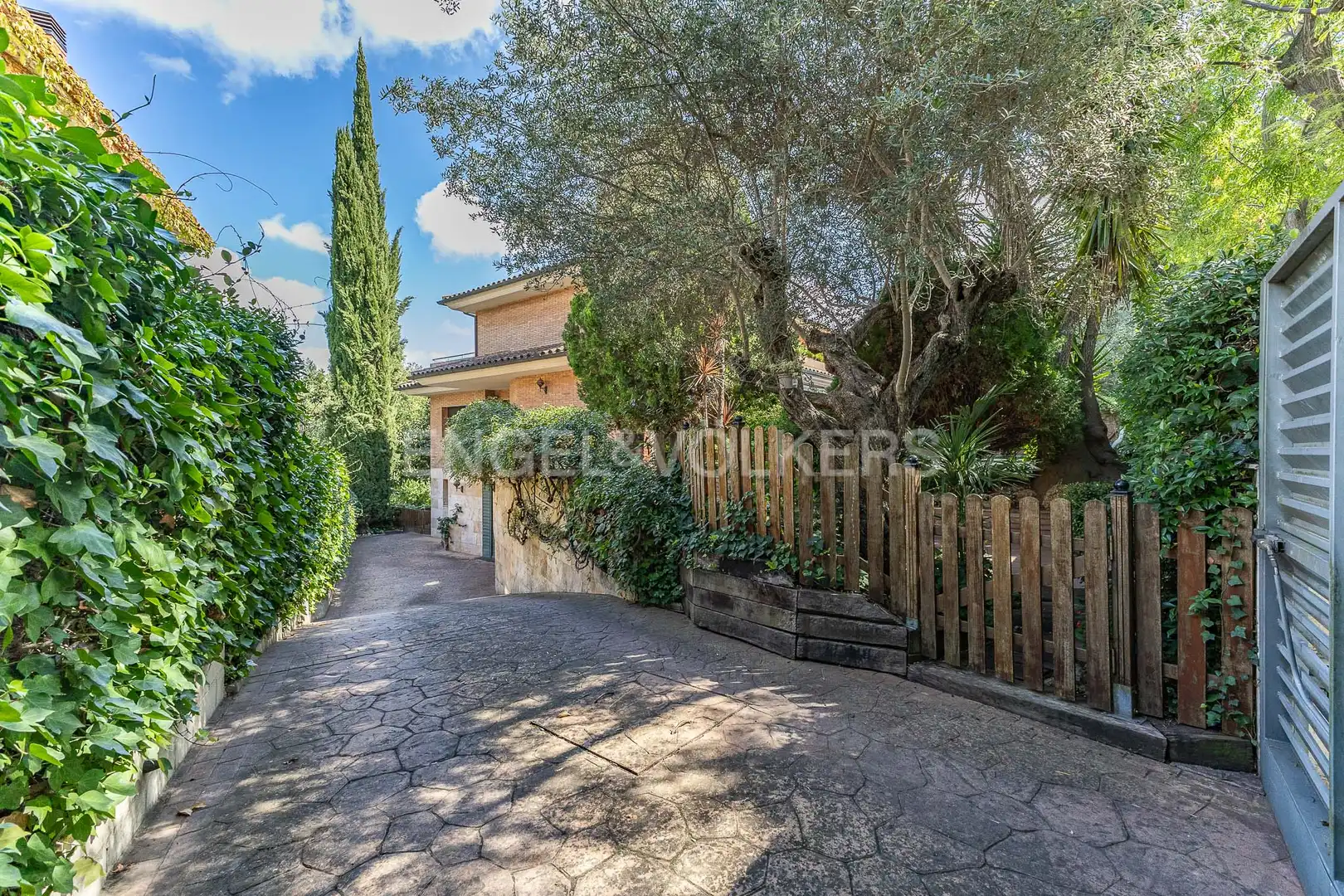 Vista exterior de Casa o chalet de alquiler en Sant Cugat del Vallès con Calefacción, Jardín privado y Piscina
