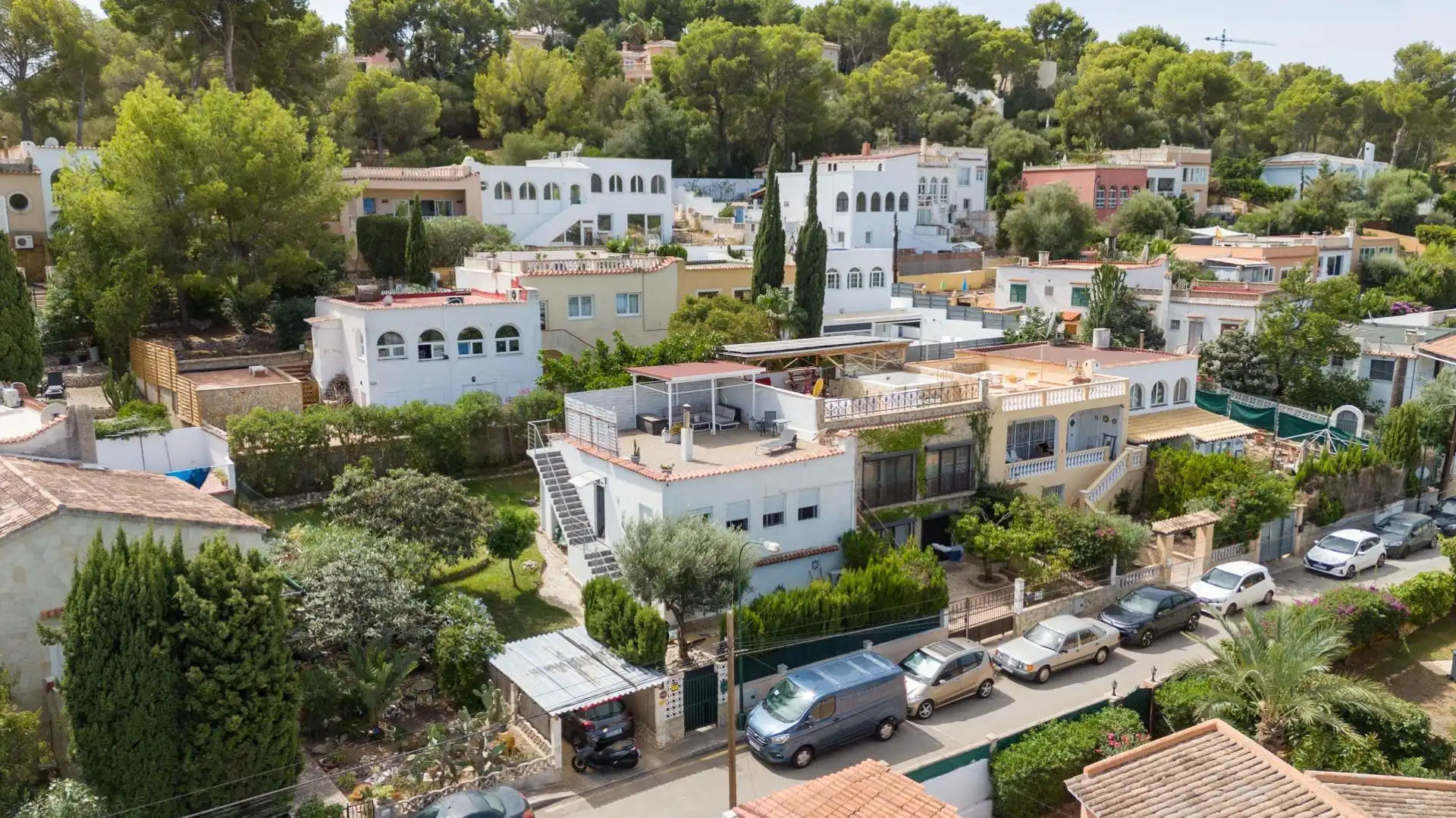 Vista exterior de Casa adosada en venda en Calvià amb Aire condicionat, Calefacció i Jardí privat