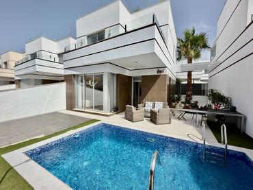 Villa con balcone in vendita a Ciudad Quesada