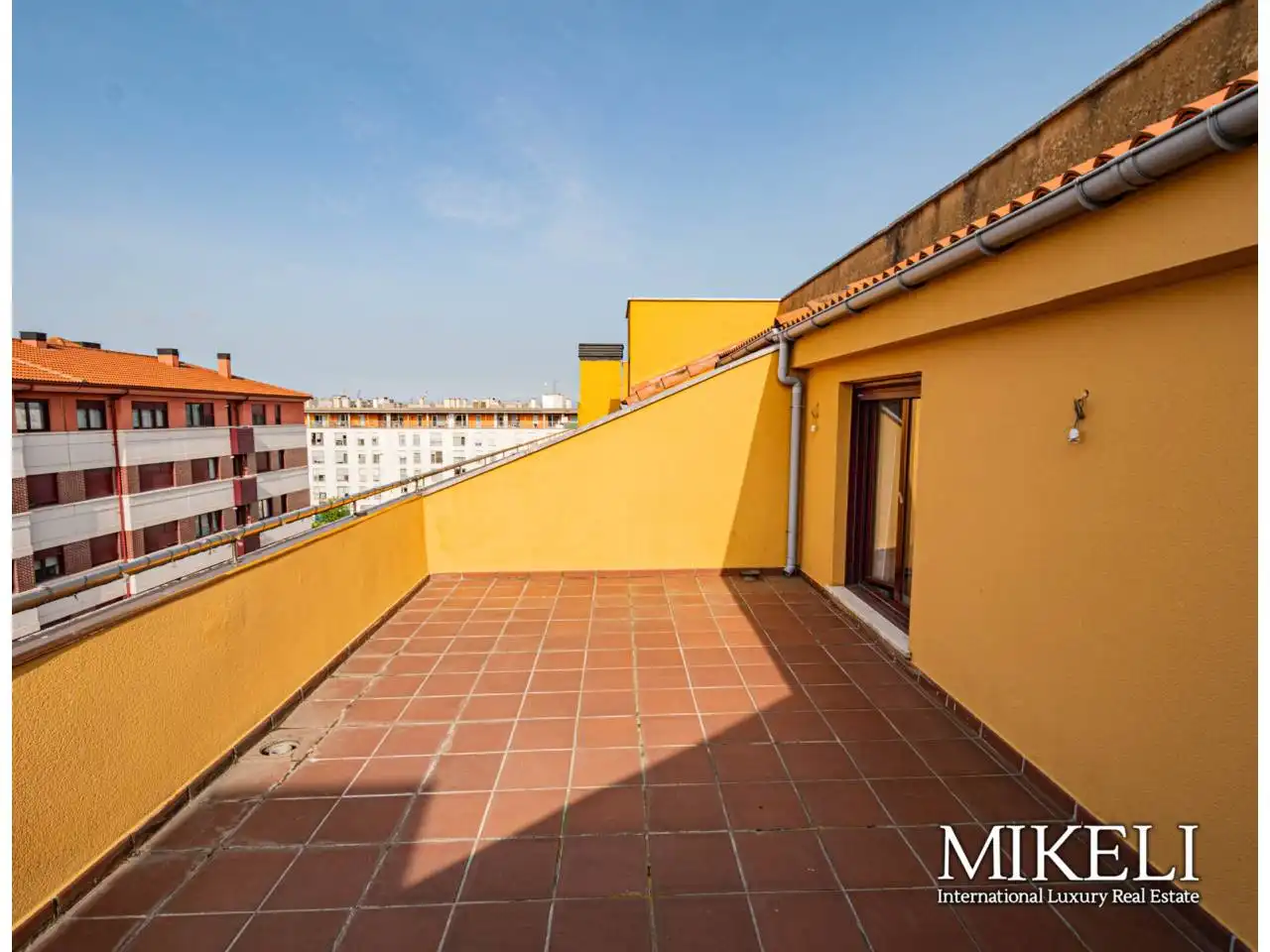 Terraza de Dúplex en venta en Santander con Calefacción, Terraza y Trastero