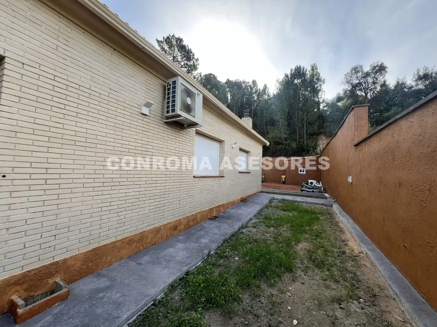 Vista exterior de Casa o xalet en venda en Vidreres amb Aire condicionat, Calefacció i Jardí privat