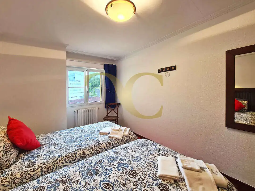 Habitación de Casa adosada en venta en Ribadesella con Calefacción, Trastero y Amueblado