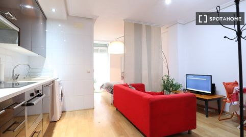 Foto 3 de Habitació a Valdeacederas, Madrid Capital
