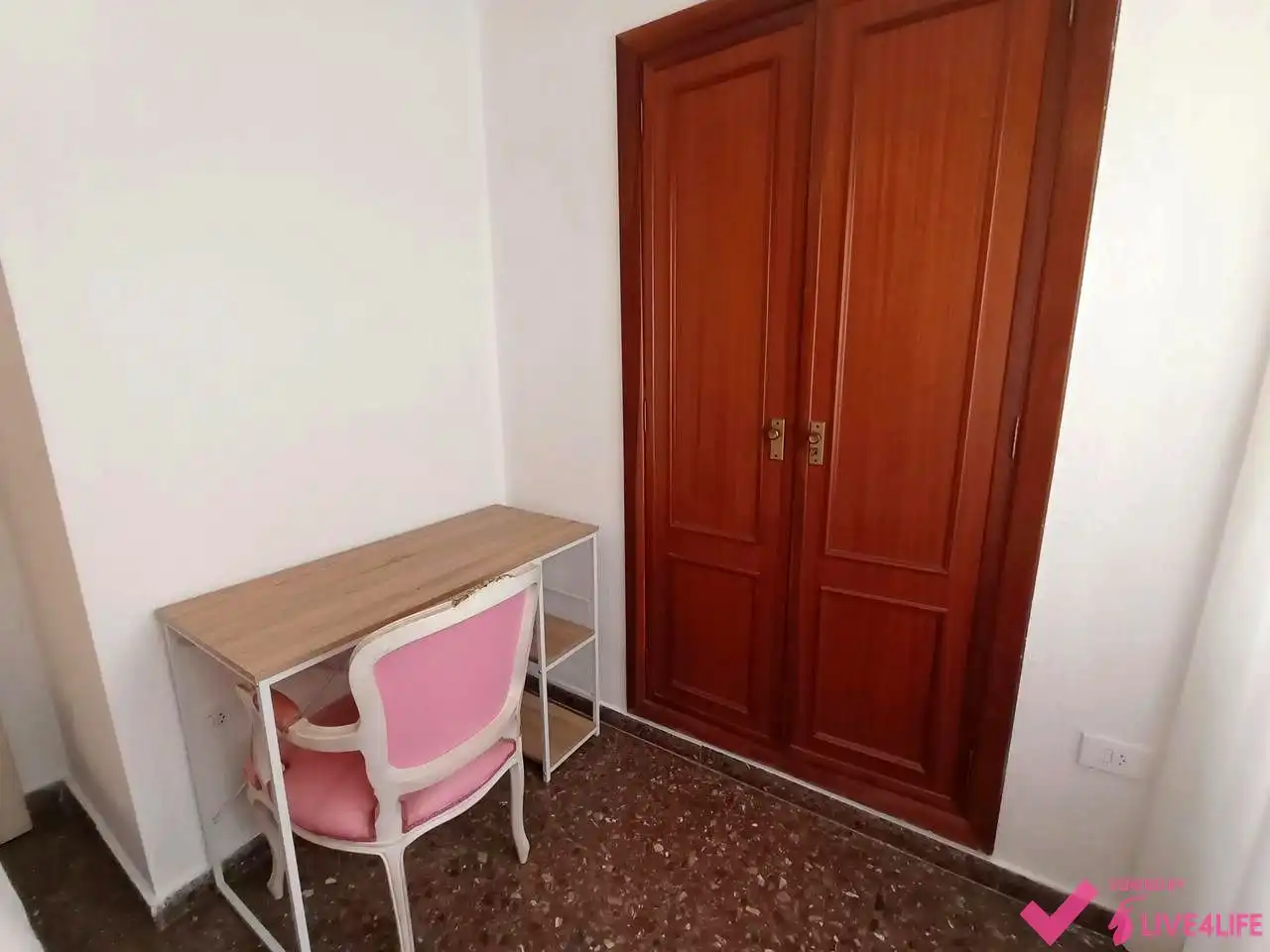 Habitación de Piso de alquiler en Valencia con Aire acondicionado, Terraza y Amueblado