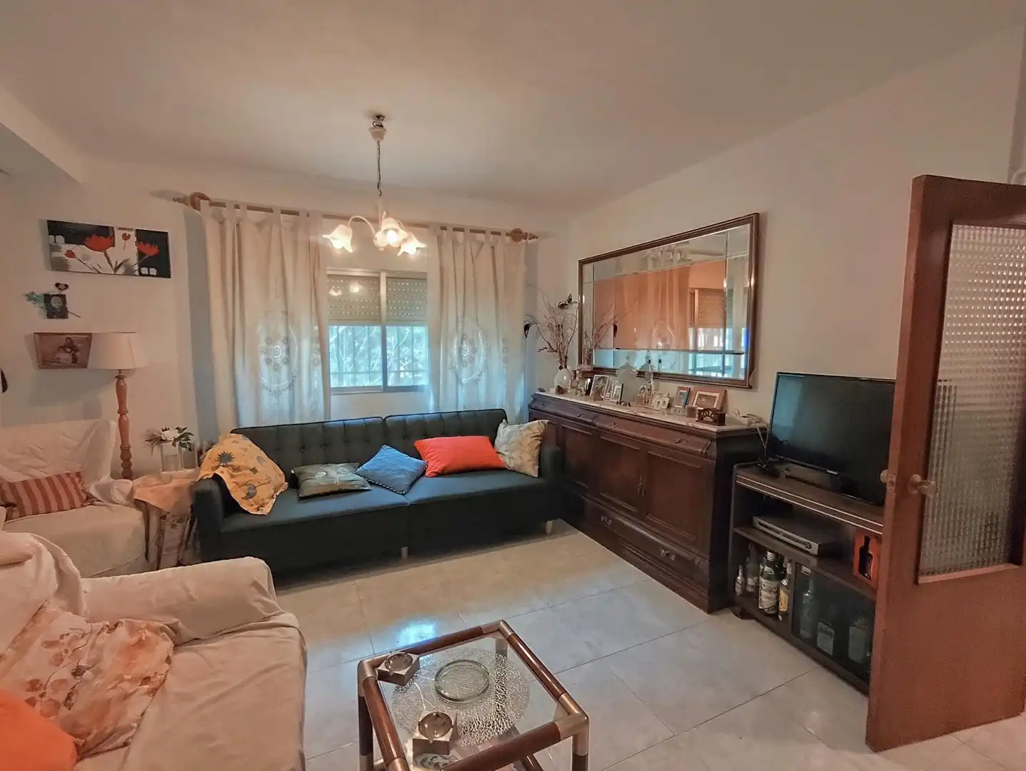Sala d'estar de Casa o xalet en venda en Hontoba amb Calefacció
