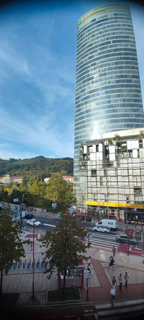 Vista exterior de Apartament de lloguer en Bilbao  amb Aire condicionat, Calefacció i Parquet