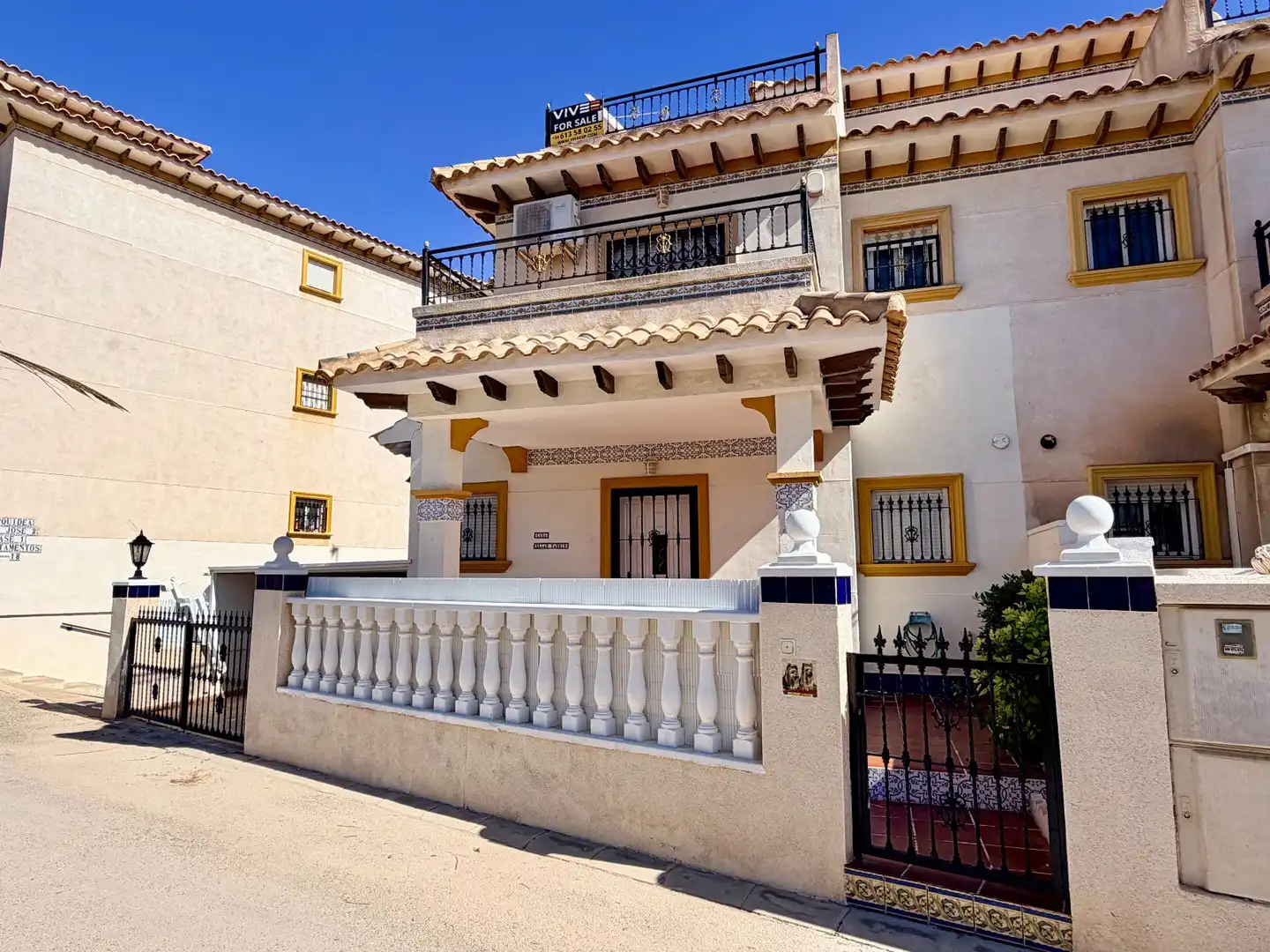 Terraced house with terrace for sale in Orihuela Costa