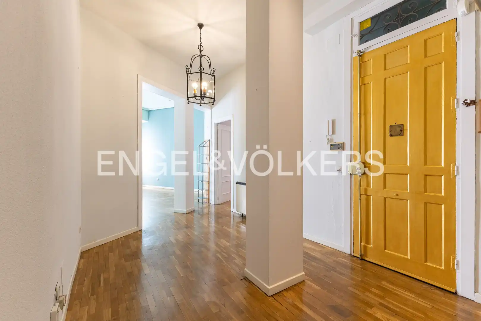 Flat for sale in Madrid  with Air Conditioner, Heating and Parquet flooring