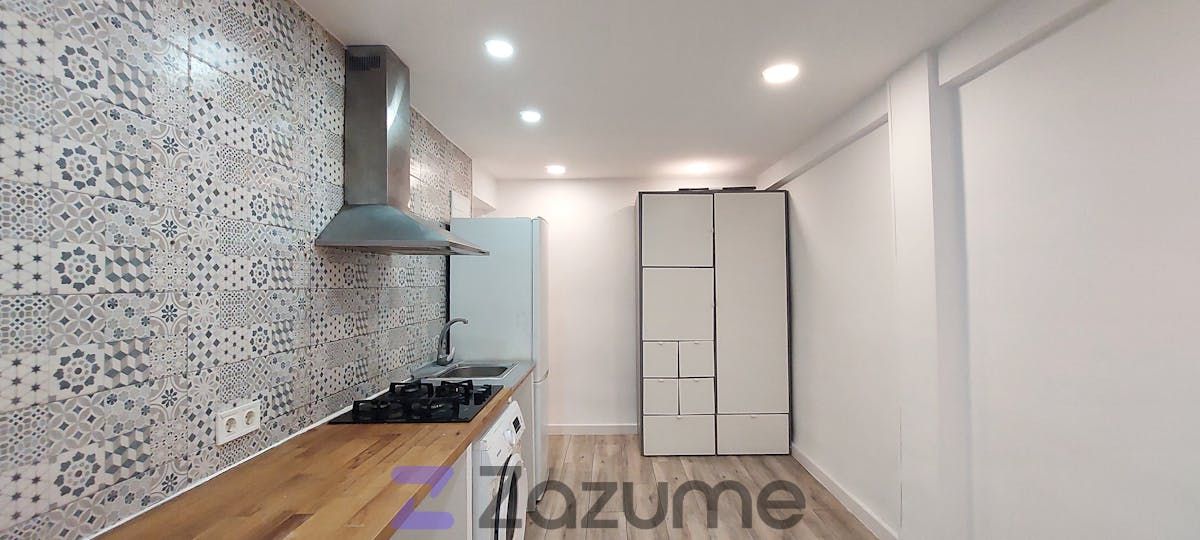 Cuina de Pis de lloguer en  Madrid Capital amb Calefacció, Parquet i Moblat