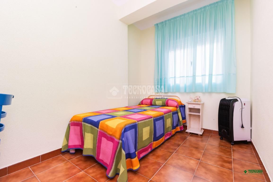 Dormitori de Pis en venda en  Almería Capital amb Aire condicionat