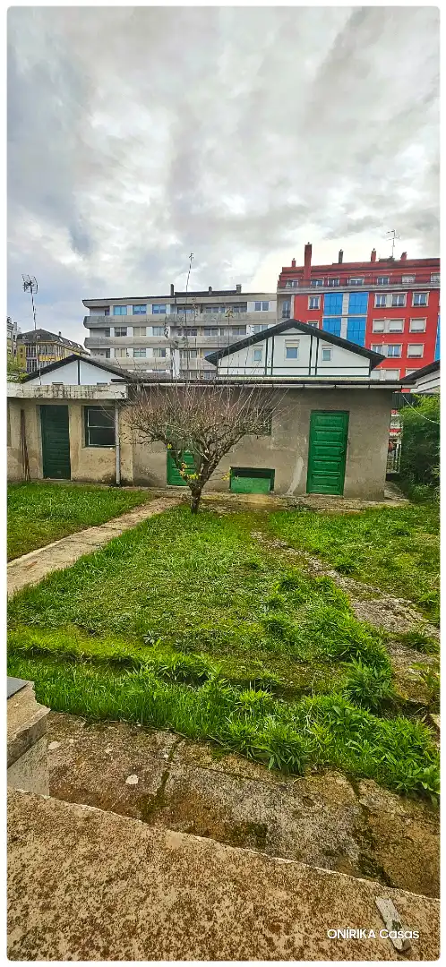 Casa o xalet en venda en Lugo amb Jardí privat, Parquet i Traster
