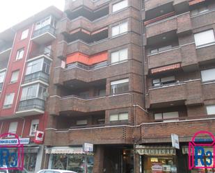 Vista exterior de Pis de lloguer en León Capital  amb Calefacció, Terrassa i Moblat