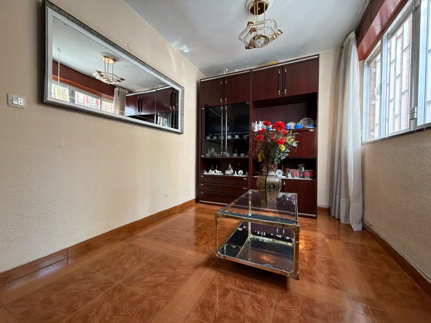 Living room of Flat for sale in Madrid  with Air Conditioner, Heating and Furnished