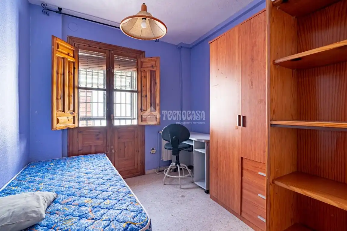Habitación de Casa adosada en venta en Granada con Aire acondicionado