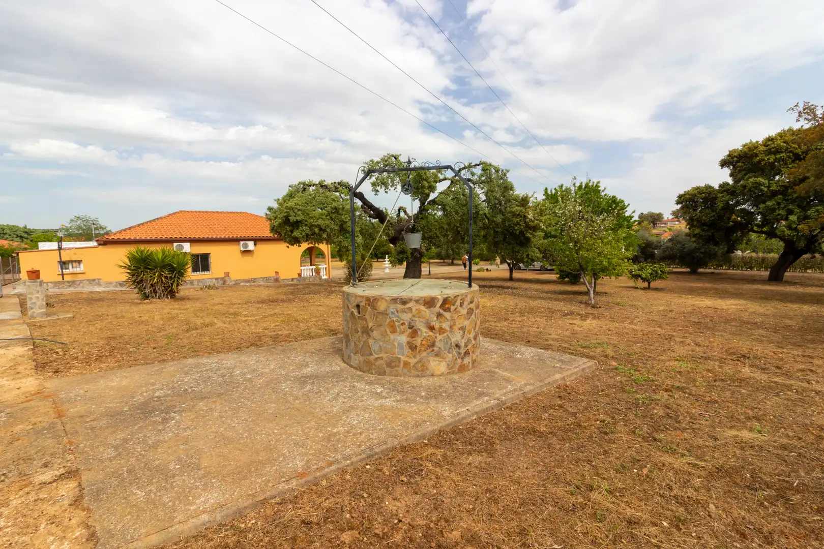 Haus oder Chalet zum Verkauf in Badajoz mit Klimaanlage, Abstellraum und Schwimmbad