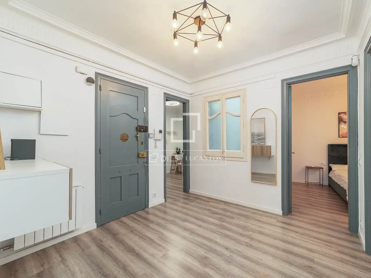 Flat for sale in Barcelona  with Air Conditioner, Terrace and Furnished