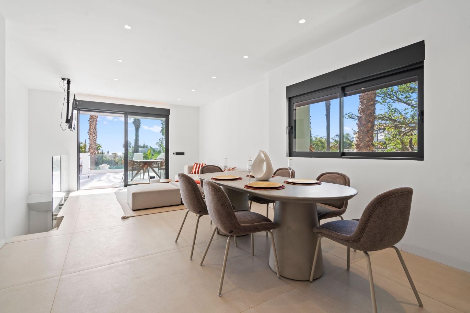 Dining room of House or chalet for sale in Estepona  with Air Conditioner, Heating and Private garden