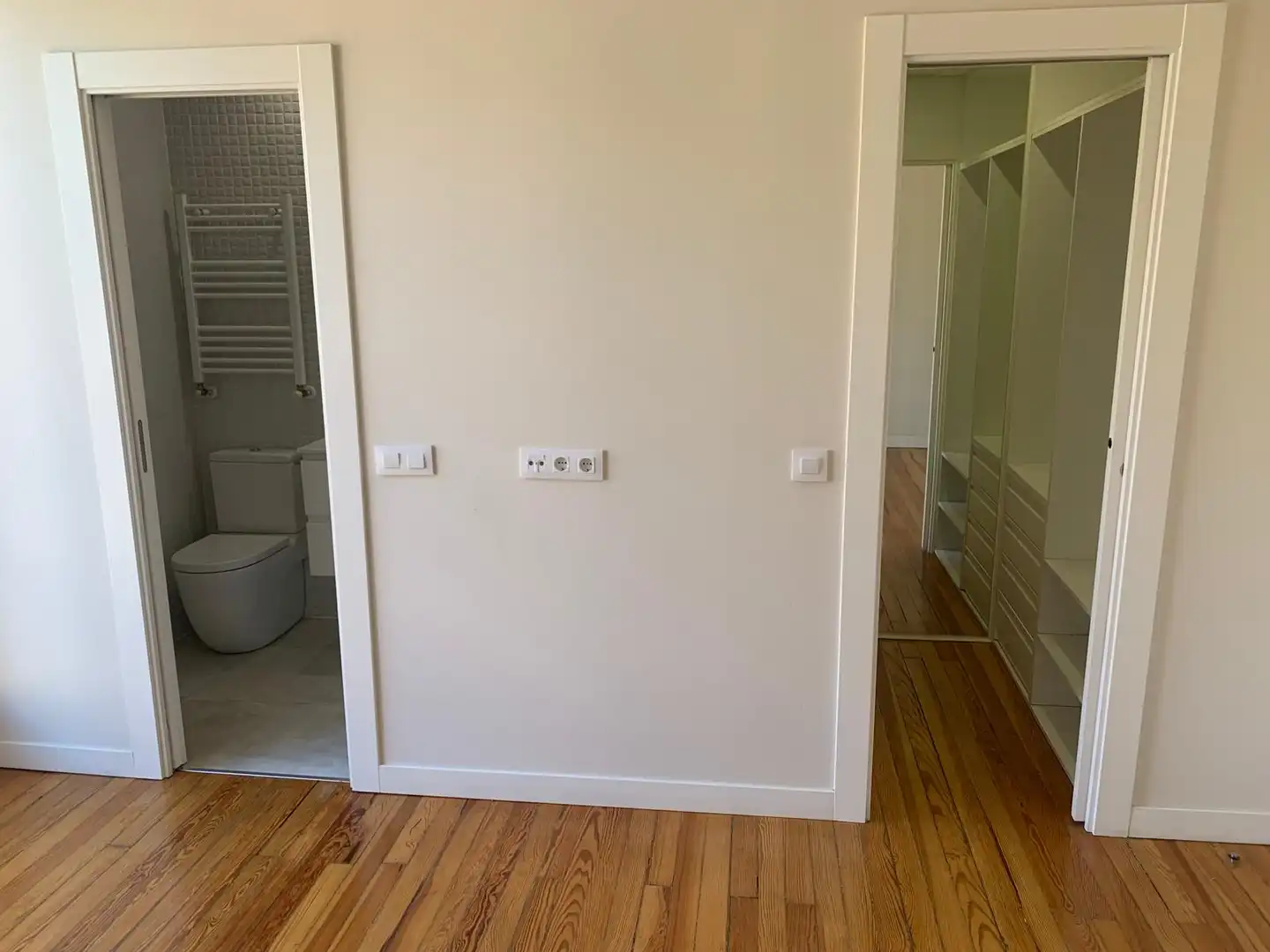 Bedroom of Attic for rent in Madrid  with Air Conditioner, Heating and Parquet flooring