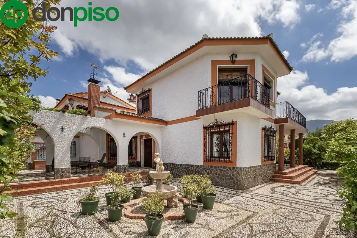 Detached house with pool for sale in Calle del Albaricoque 3, imagen 4