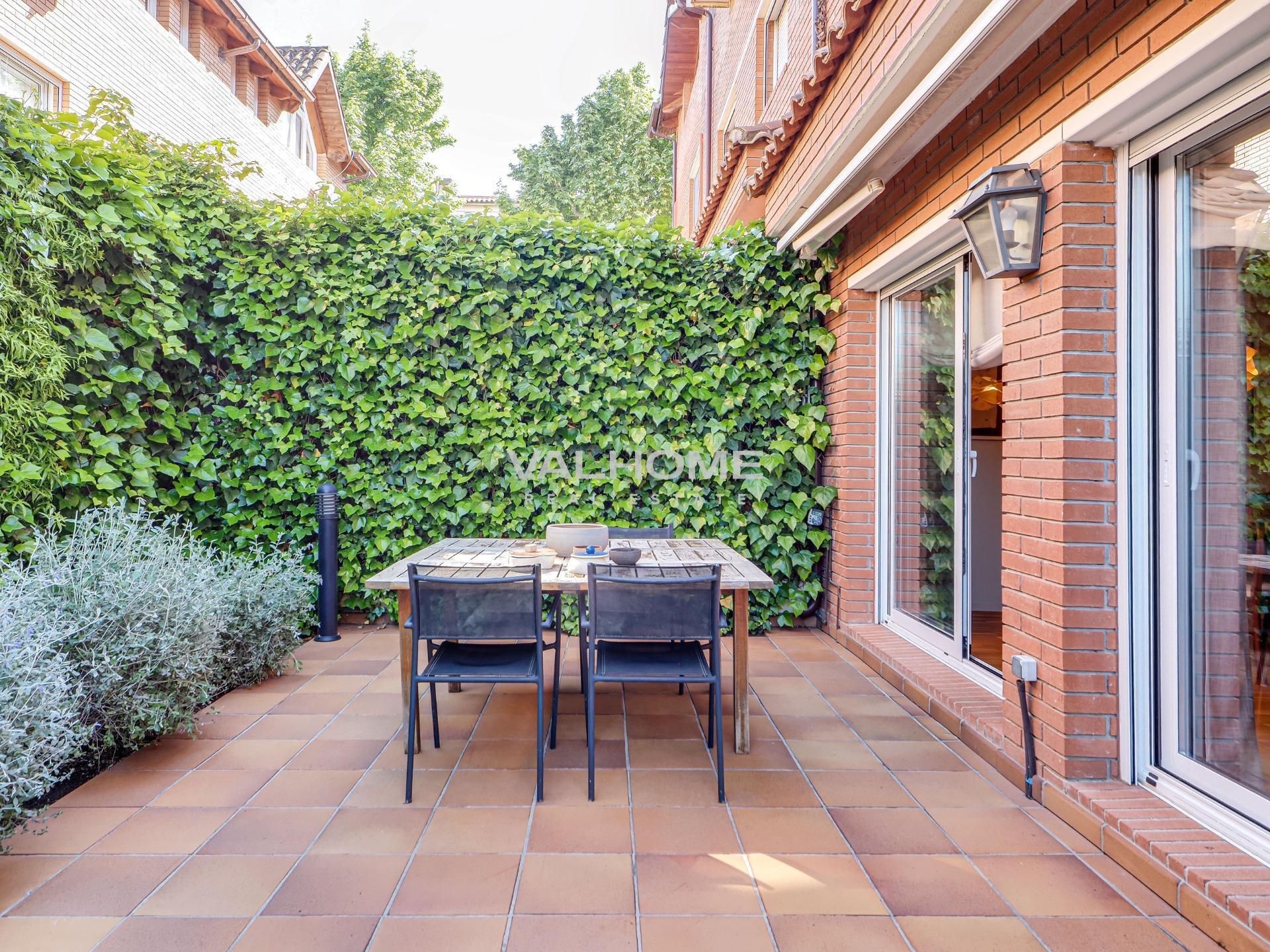 Terrace of Single-family semi-detached for sale in Sant Cugat del Vallès  with Air Conditioner, Heating and Private garden