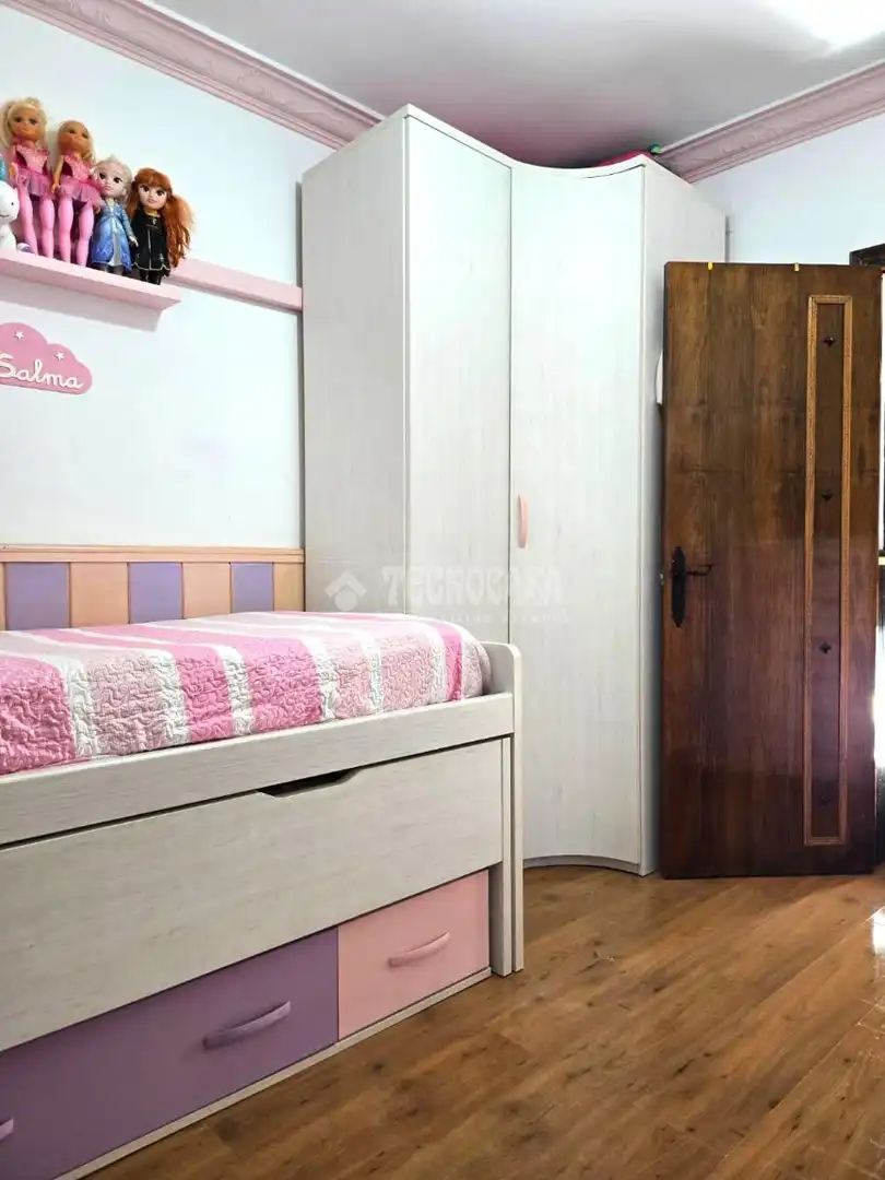 Habitación de Casa adosada en venta en Coria del Río