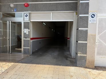 Posto auto singolo con ascensore in vendita a Carrer de Garbí 31