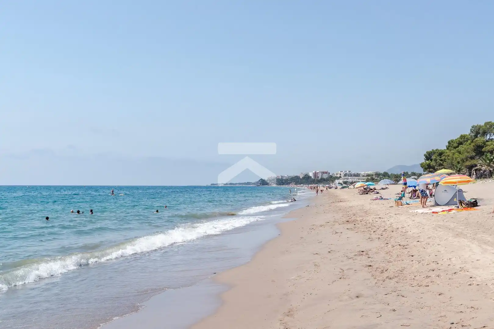 Casa aparellada amb terrassa en venda a Platja de Mont-roig, imagen 2