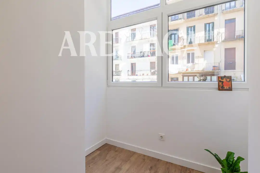 Bedroom of Flat for sale in Donostia - San Sebastián   with Heating, Terrace and Balcony