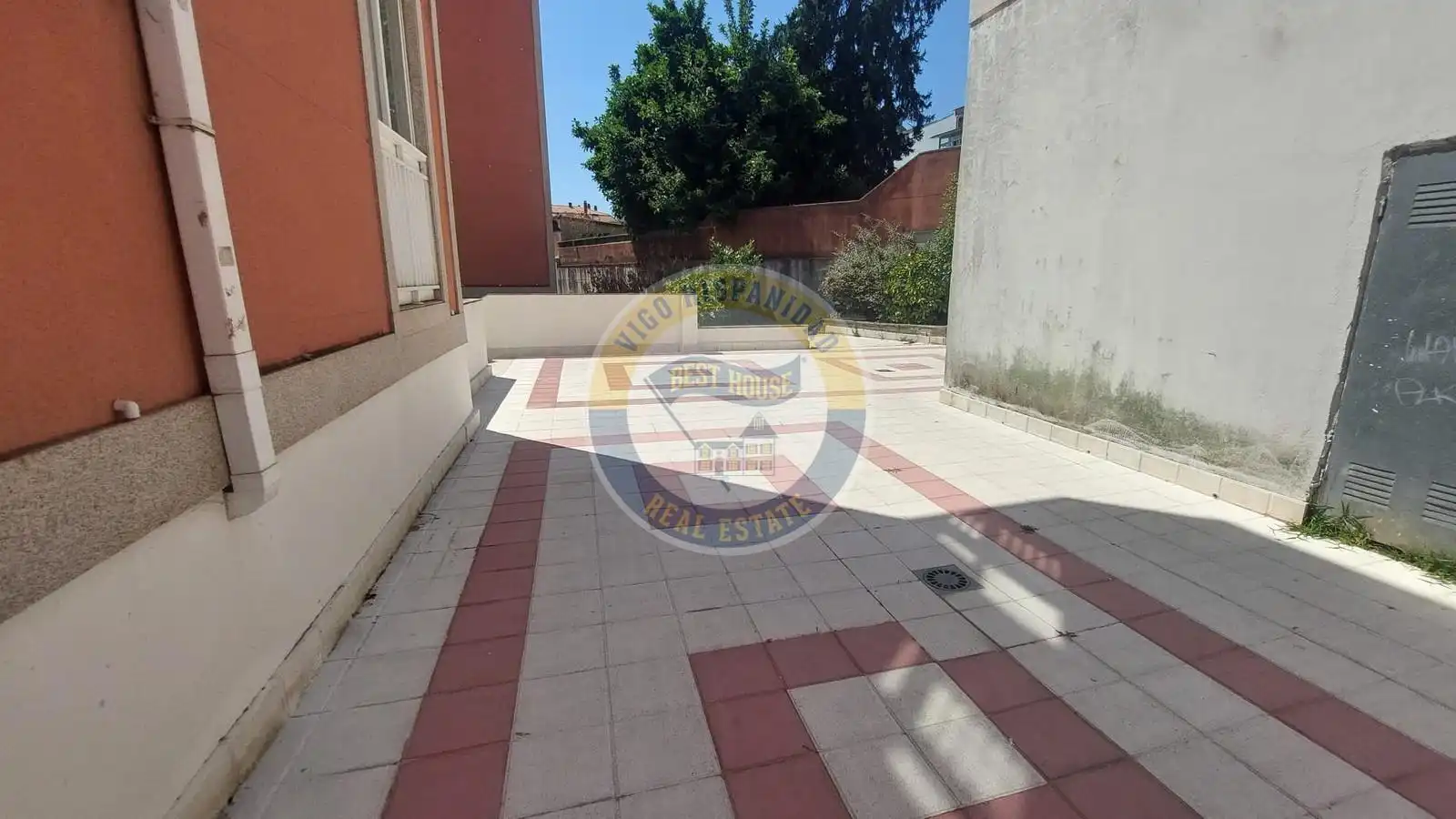 Aparcament de Planta baixa en venda en Vigo  amb Calefacció