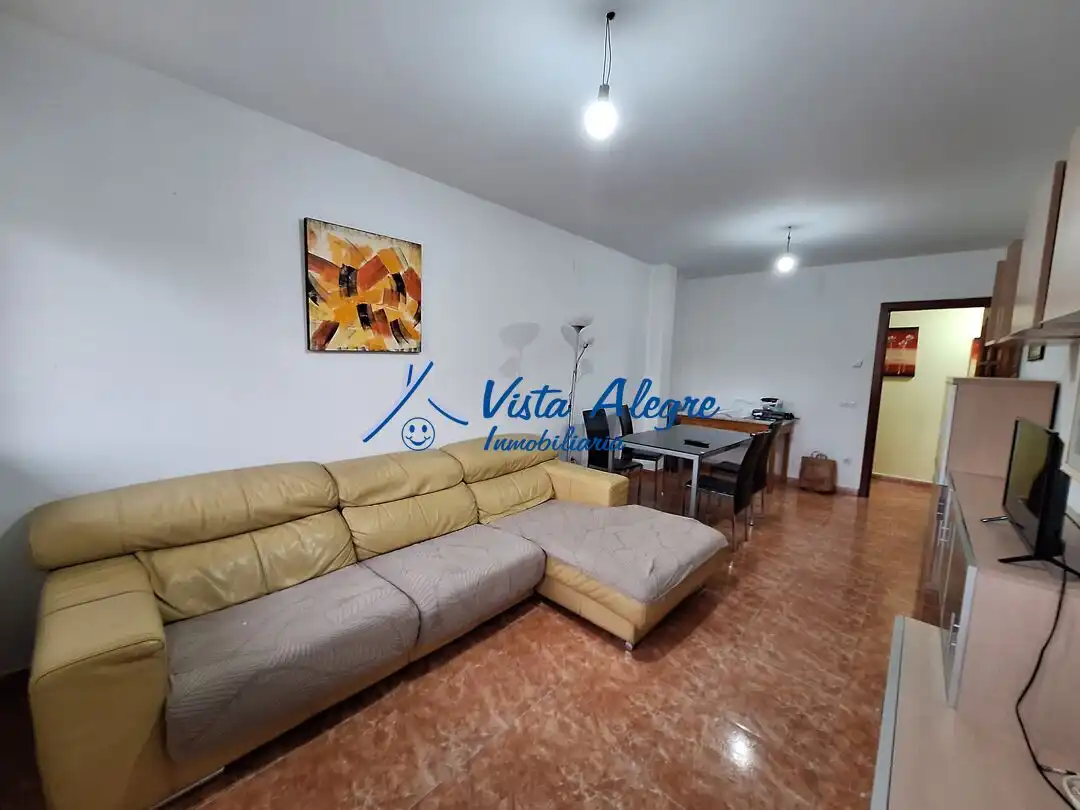 Sala de estar de Piso en venta en Anguciana con Calefacción, Trastero y Piscina
